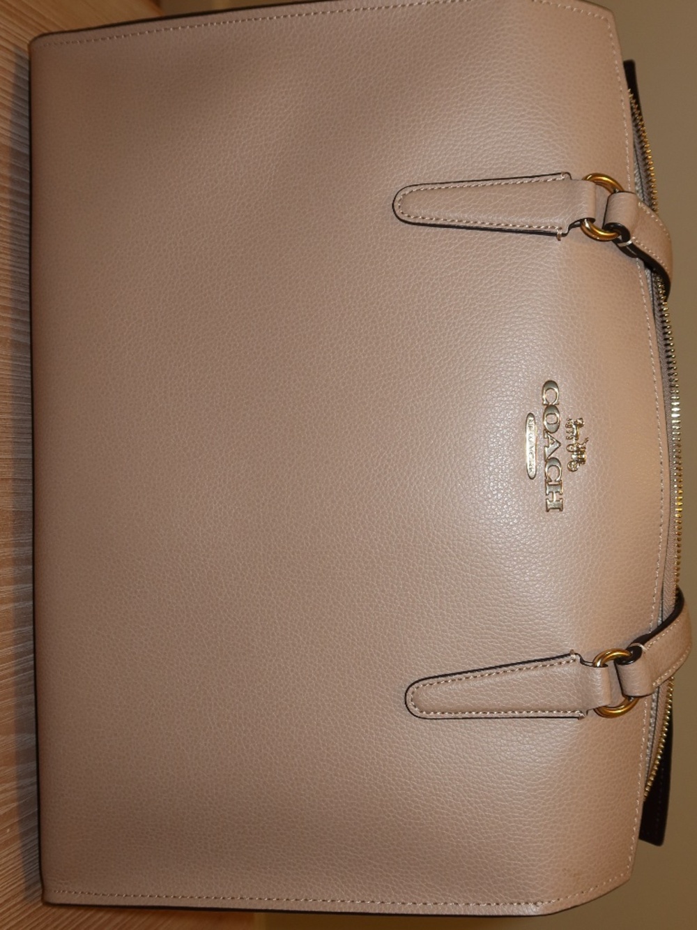 Coach Tote Bag Beige Zipper Enclosure